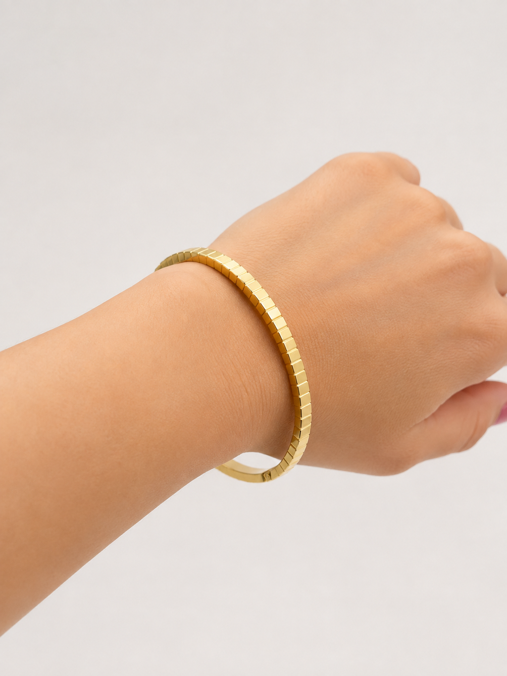 Aura Grooved Oval Bangle