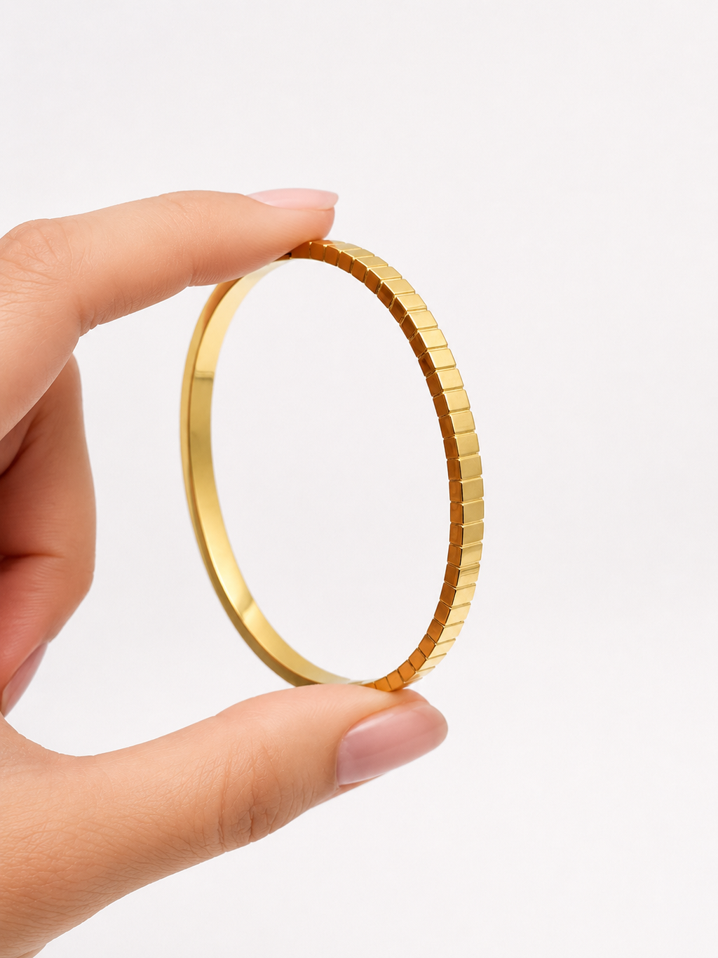 Aura Grooved Oval Bangle