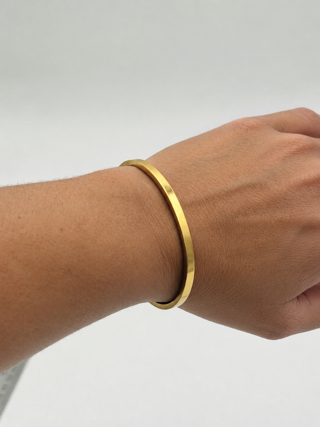 The Essential Solitude Hinged Cuff